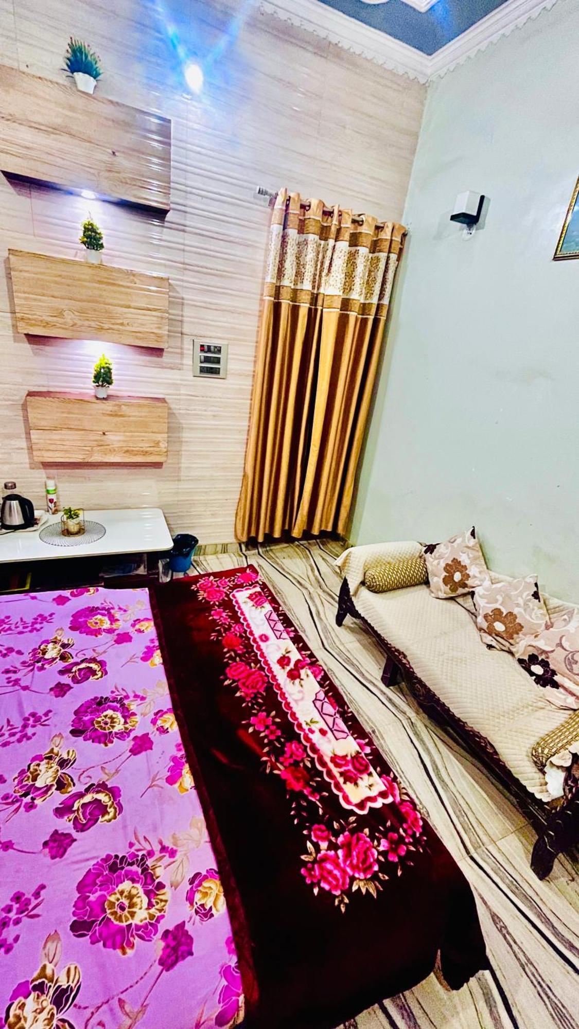 Chandan Homestay Allāhābād Junction Exterior foto